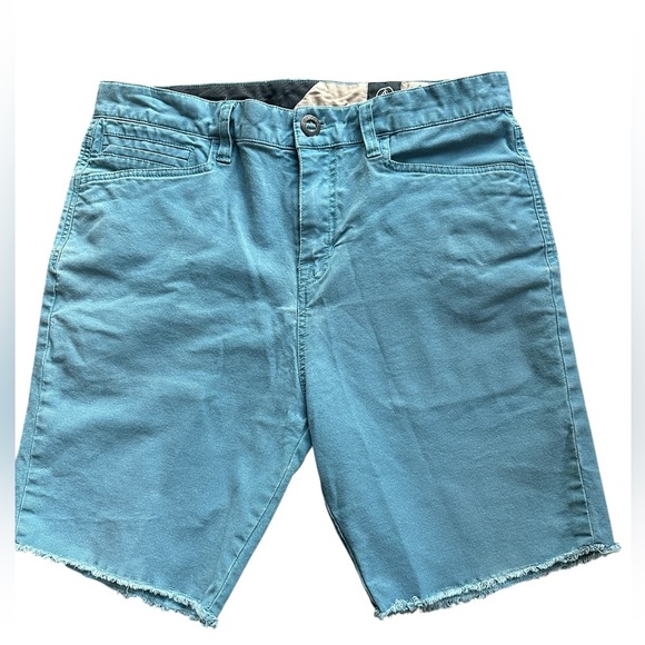 Volcom Men’s blue faded cotton/elastane shorts, frayed bottom leg, sz 32 - Picture 3 of 7